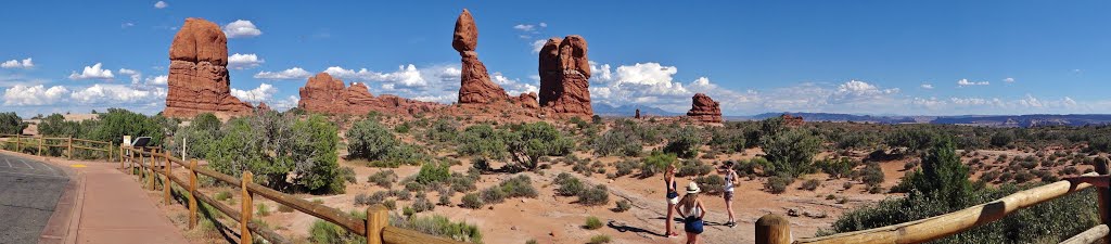 Utah.Arches National Park-Balanced Rock by sunmaya