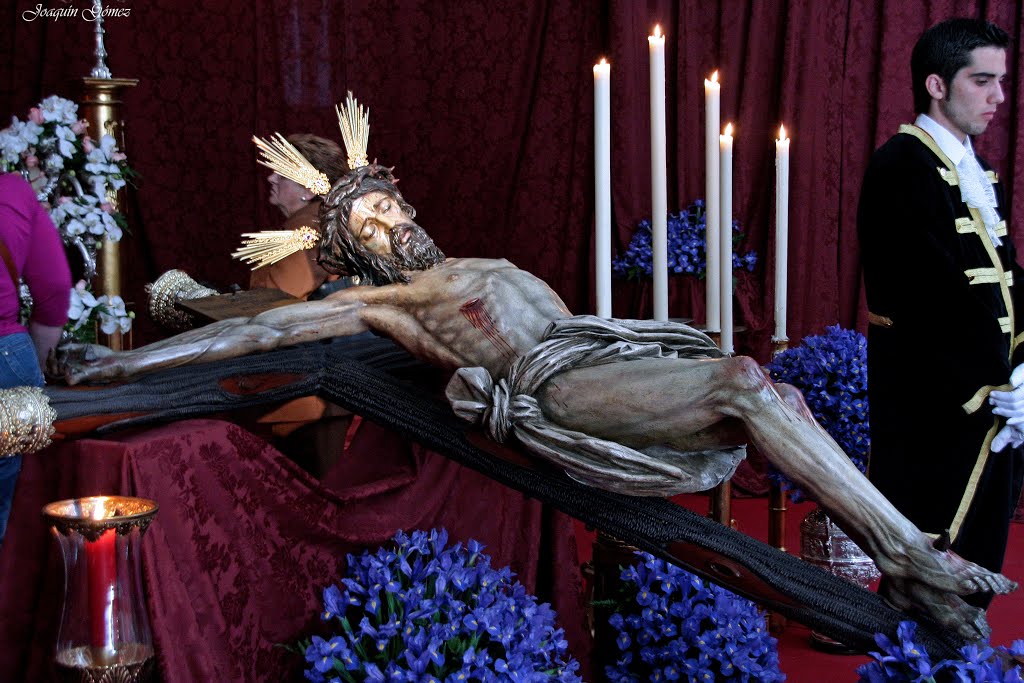 Cristo del Buen Fin, un magnífico crucificado del siglo XVII. by Joaquín Gómez