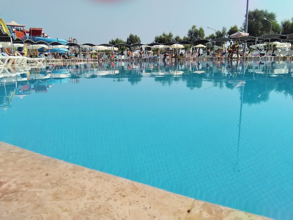 YALI CASTLE AQUAPARK GÜMÜLDÜR by Zeliha