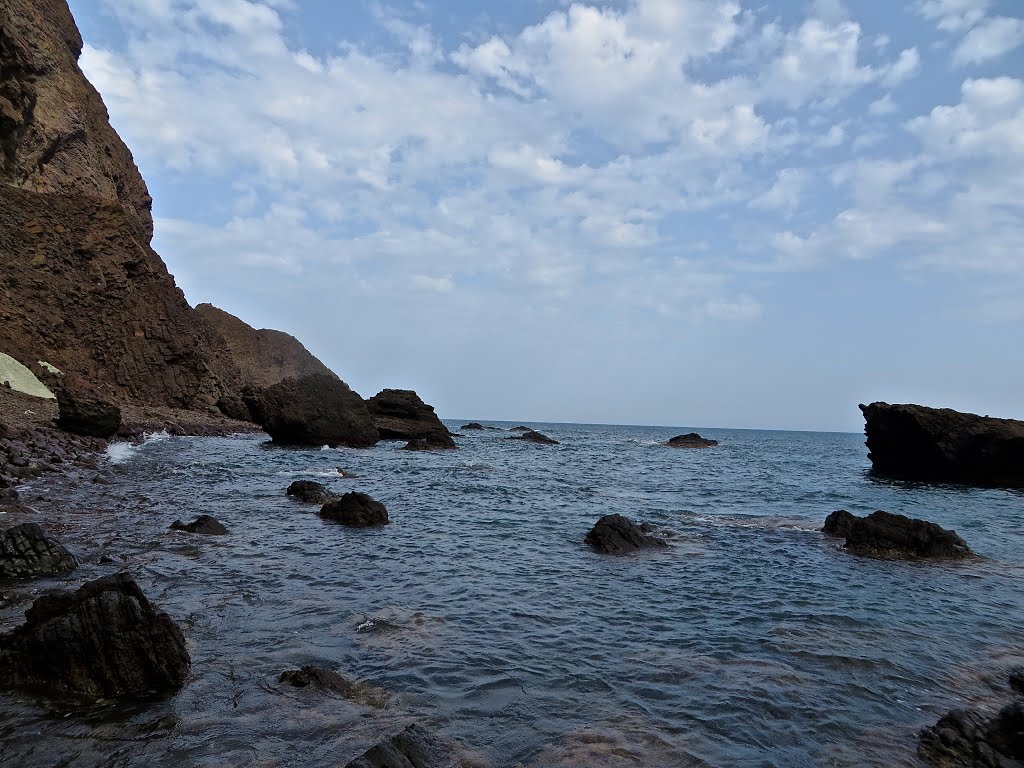 El acantilado de La Vela Blanca, Almería by José Angel De la pec…