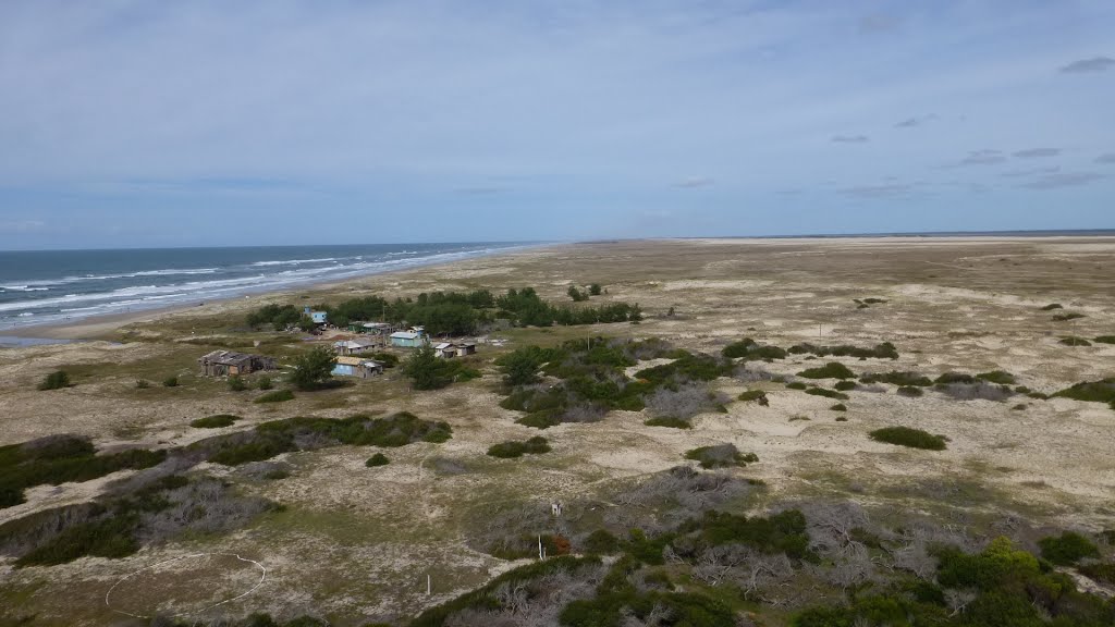 De cima do Farol de Mostardas, Tavares, RS by Ubirajara Cruz