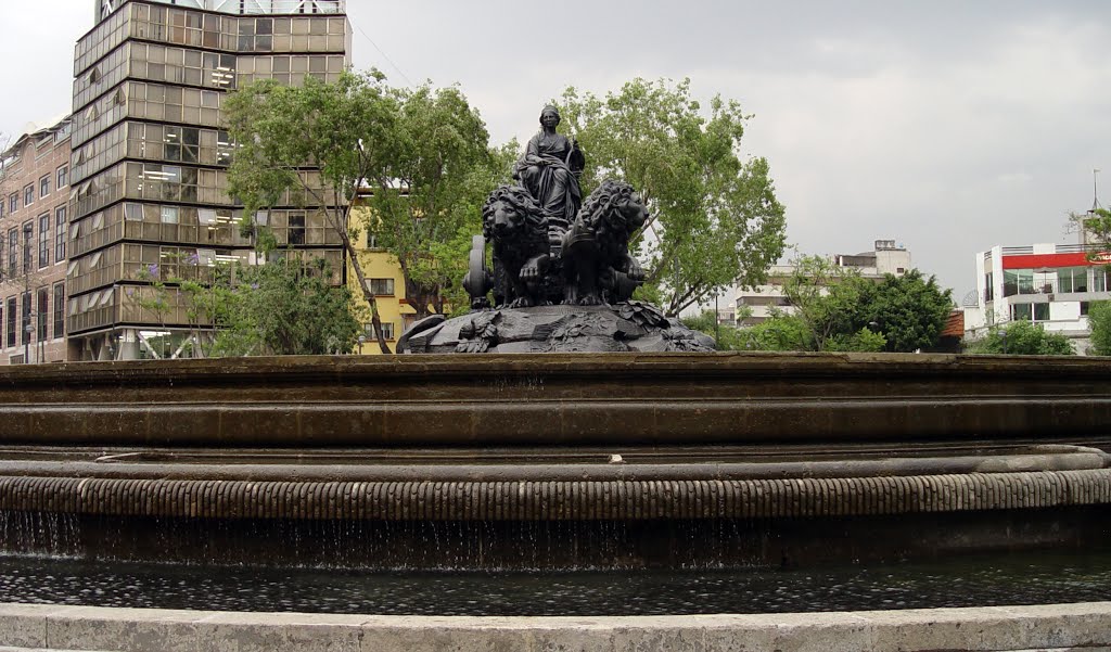 Fuente de Cibeles, Ciudad de Méjico, Mejico by Alvaro Espinel