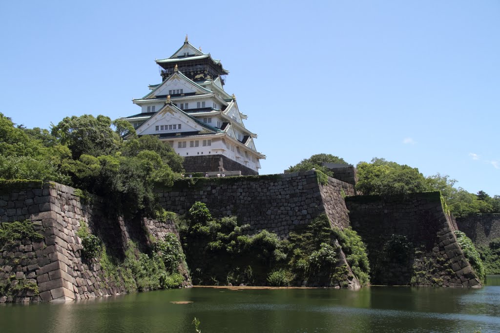 Osaka castle wall and moat by Igor Mohoric Bonca