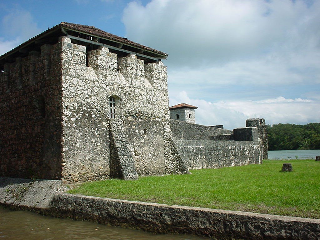 Castillo de San Felipe, RIO DULCE by tkmt