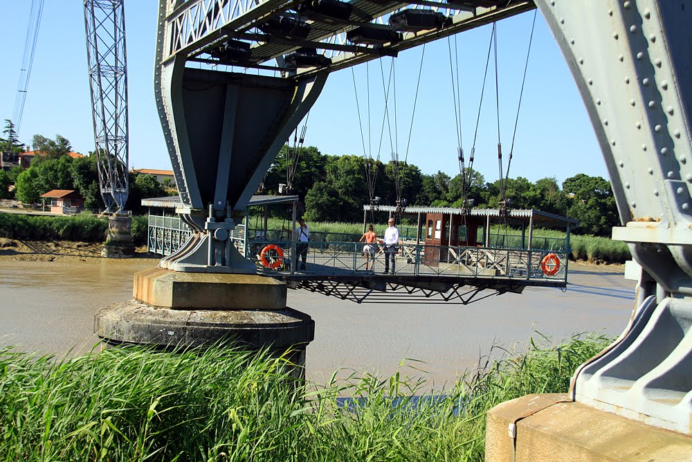 Rochefort, le pont transbordeur. by Gilles Tret