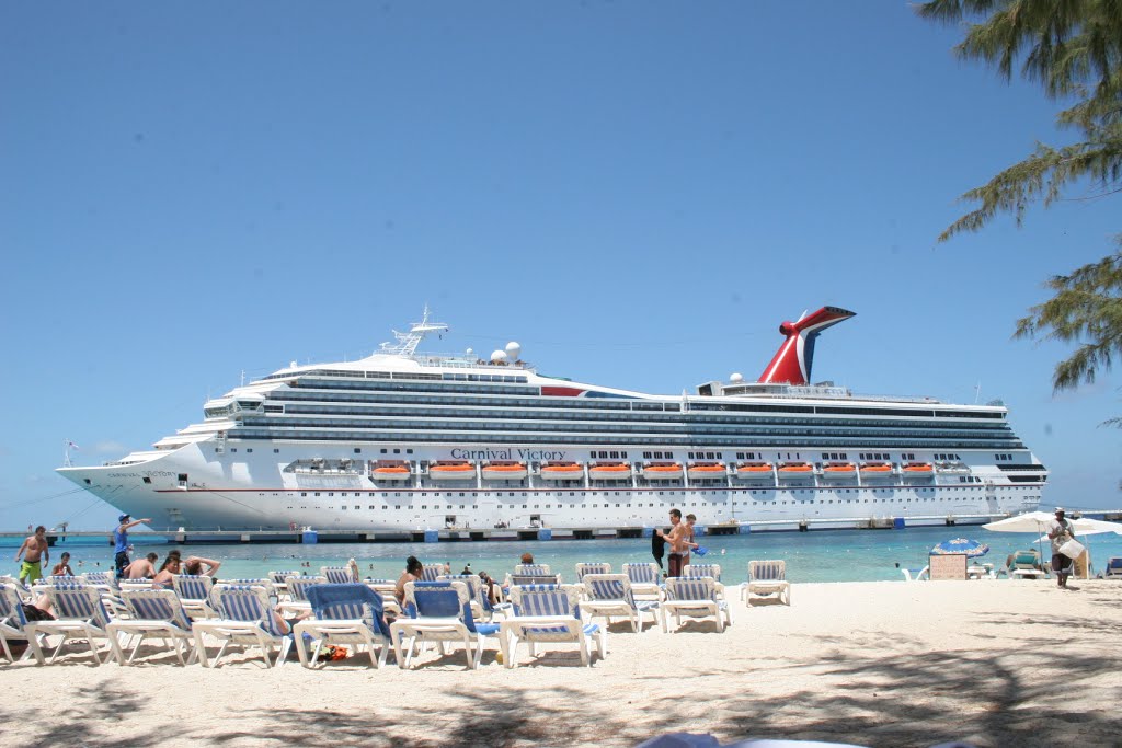 Half Moon Cay by R Stuart