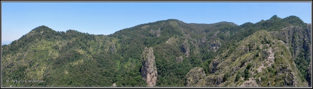 Peñas de Dexcani El Alto by Arturo Cárdenas L.