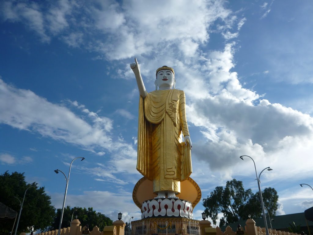 พระยืน เคมาละทะ วัดจอมสัก by sarthit medhasith Su…