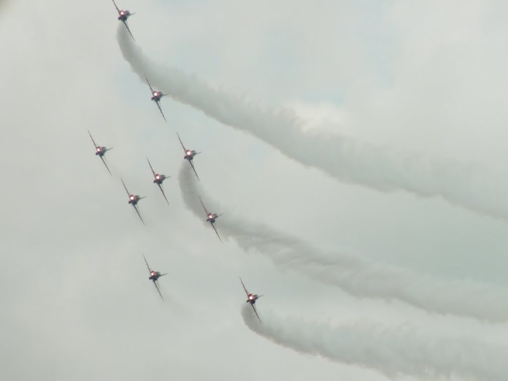 Red Arrows, Cosford Air Show 2015, UK by AnandLeo