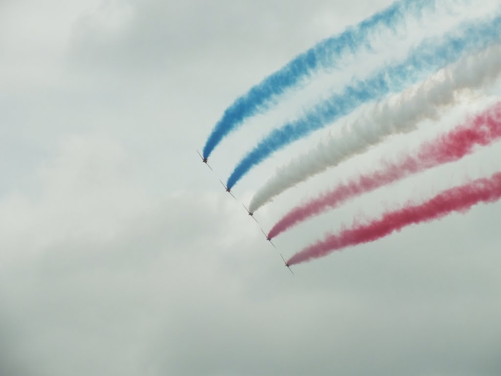 Red Arrows, Cosford Air Show 2015, UK by AnandLeo