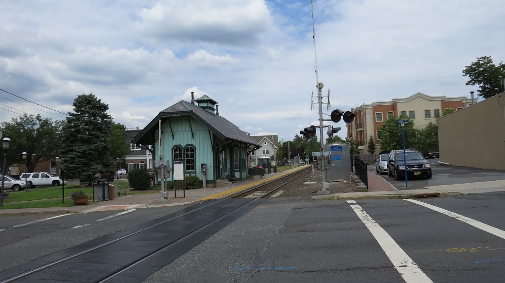 Park Ridge NJT/MNCRR Train Station by Joe Stroppel