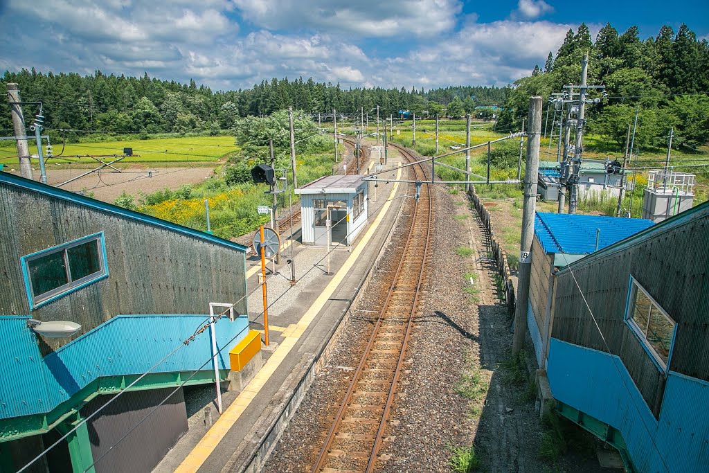 泉田駅ホーム風景 JR奥羽本線　山形県新庄市 by 犬山にゃん太郎