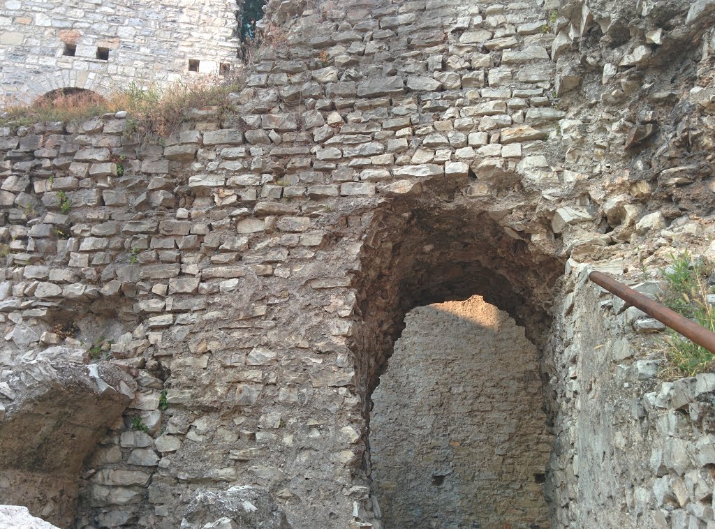 Il teatro romano by Gianluca Cogoli