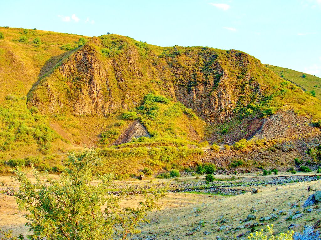 Arevik – Khosrov Ecological Corridor. Shaghat Community administrative lands. Shaghat River valley by Karen Jenderedjian