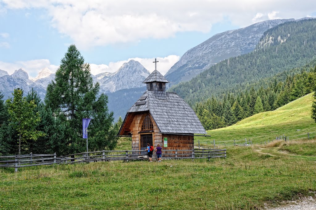 Planina Uskovnica, cerkev sv. Ane by Valter Erzetič New