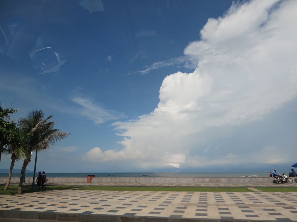 Vũng Tàu, Ba Ria - Vung Tau, Vietnam by Dần Lê