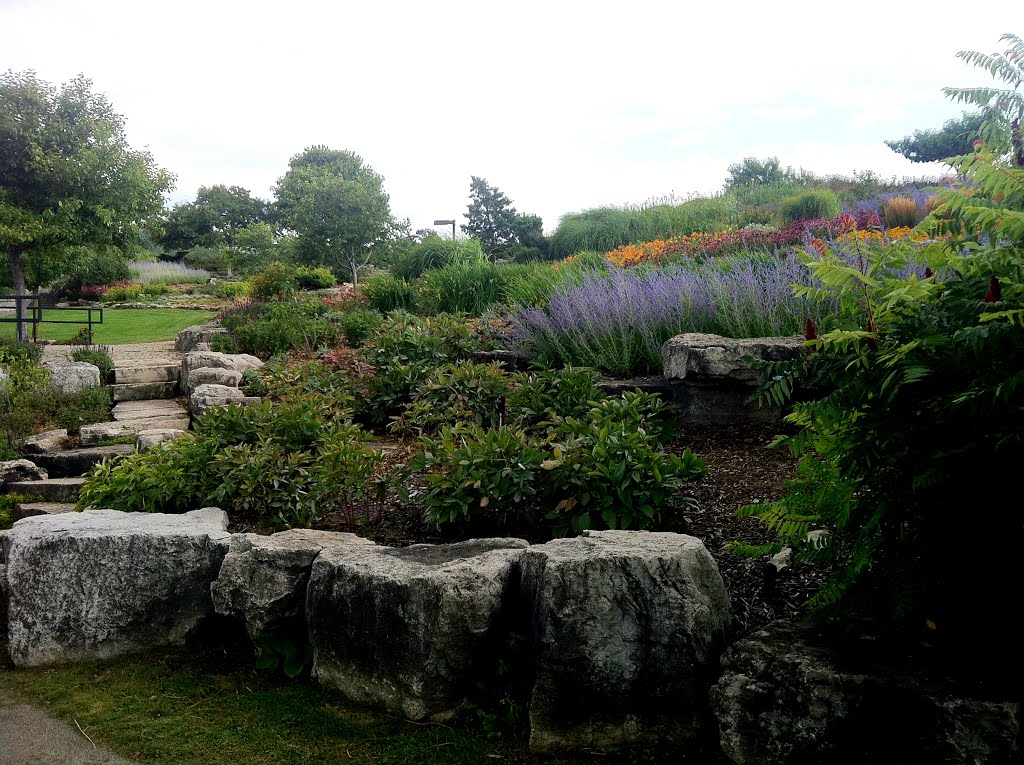 Sam Lawrence Park, Hamilton, ON, Canada by Boleslaw Dworzak