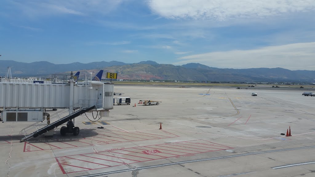 View of mountains from Salt Lake City International Airport by Mark Chappell