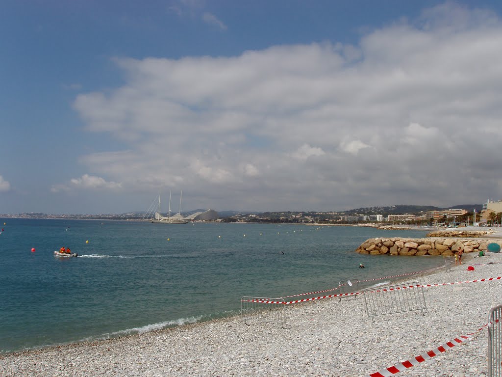 Promenade de la Mer, Cagnes, sur-Mer, Cote d'Azur, France by davew@tidza