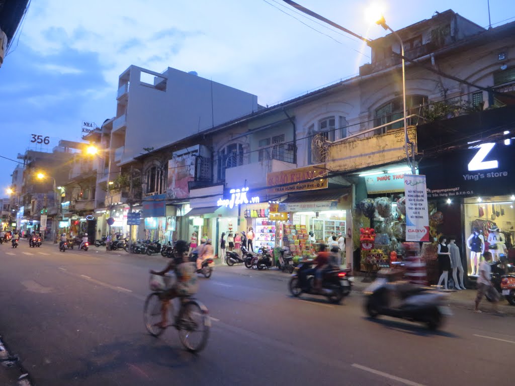 Phường 10, Quận 5, Hồ Chí Minh, Vietnam by Dần Lê