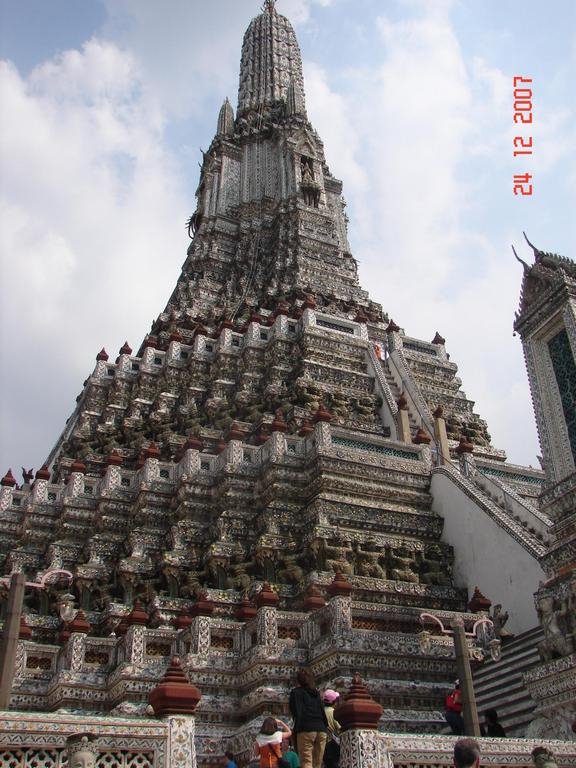 Siriraj, Bangkok Noi, Bangkok 10700, Thailand by Hayri Bolat