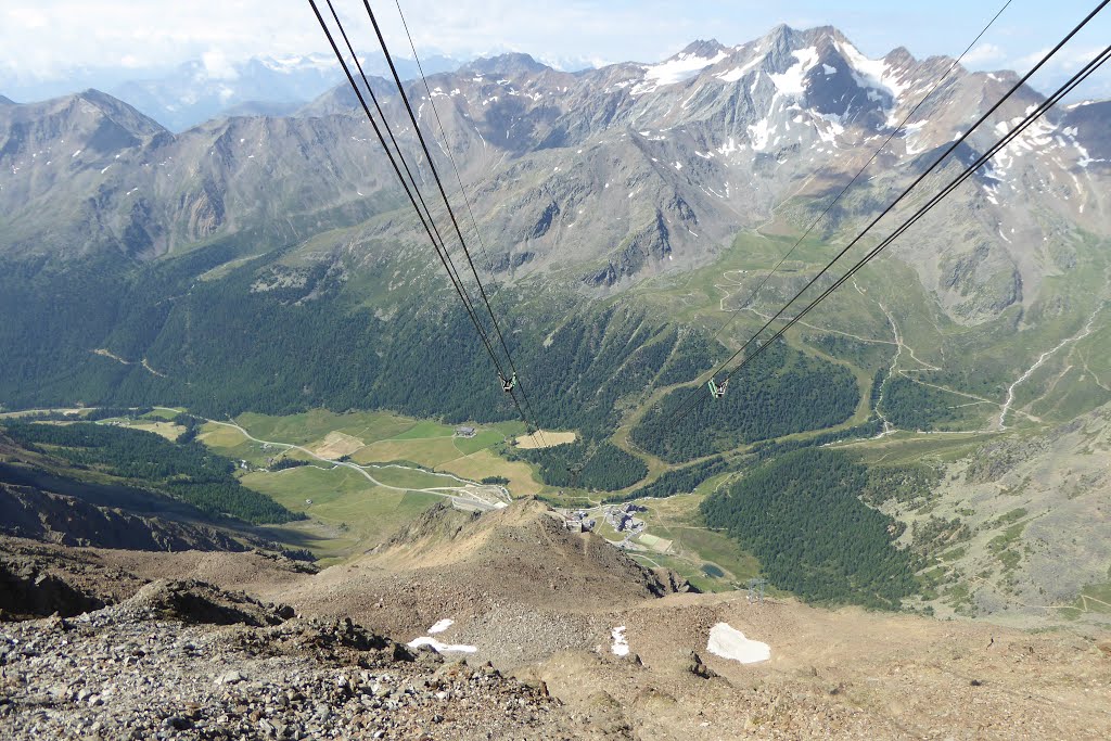 Blick von der Bergstation Grawand by Lu Hau