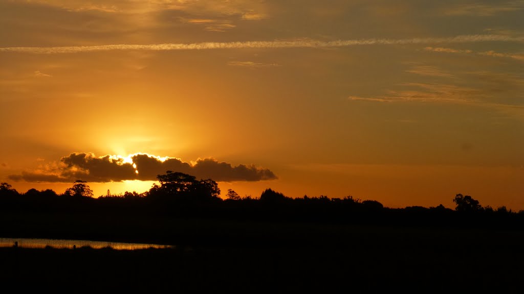 Por do sol, Bojuru, São José do Norte, RS by Ubirajara Cruz