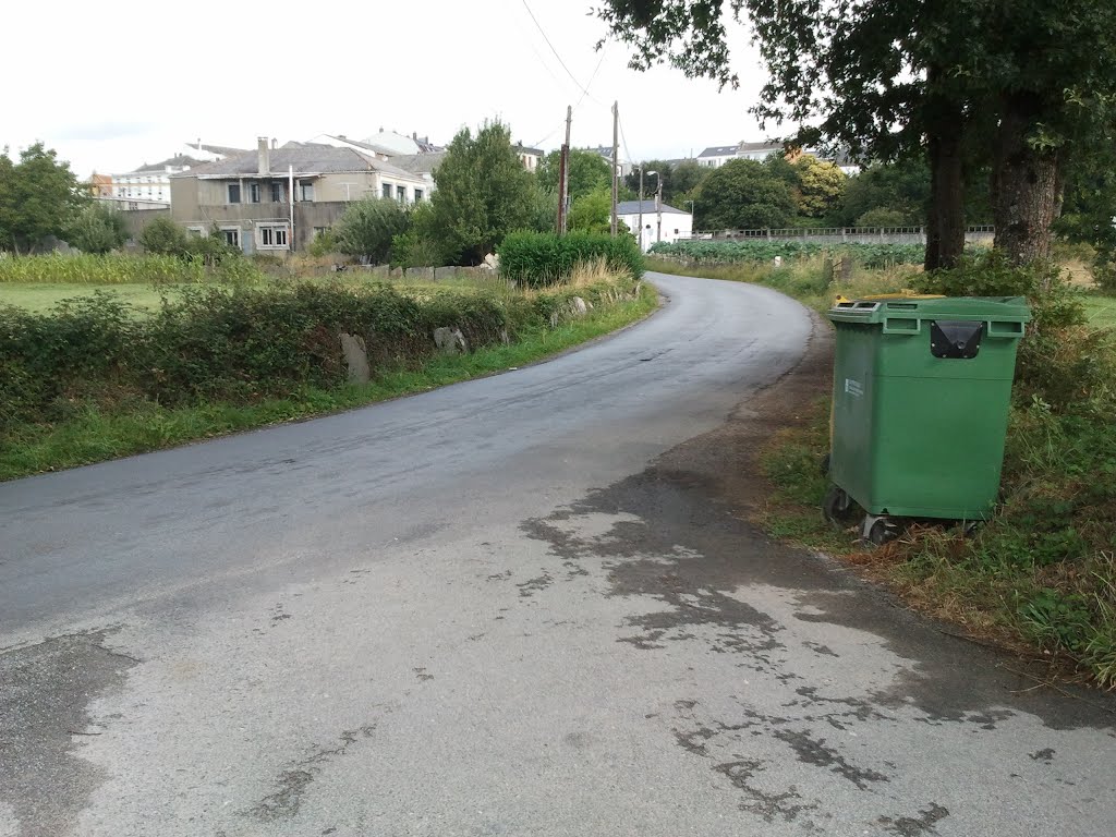 Guitiriz. Cruce del Camino de Balneario y Rua da Cova da Serpe by jalcaire