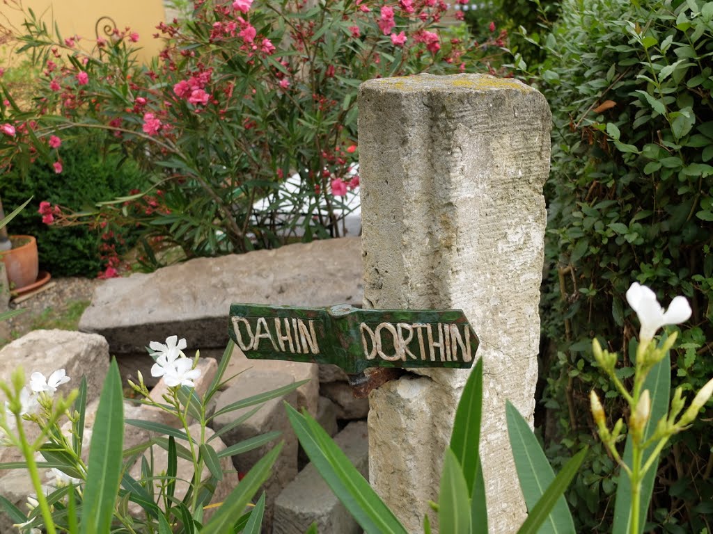 < dahin - dorthin > by Mathias B.