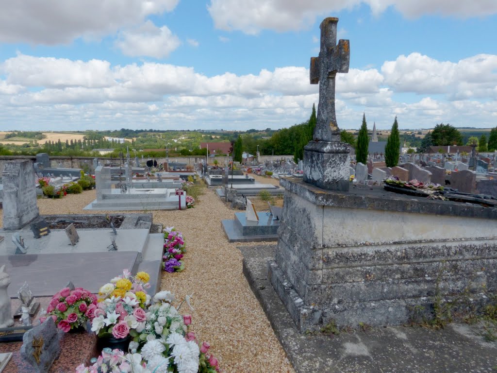 Savigny-sur-Braye - Cimetière sur les hauteurs by epaulard59