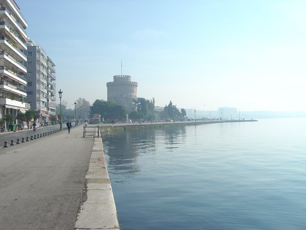 By The Shore In Thessaloniki by obirsen