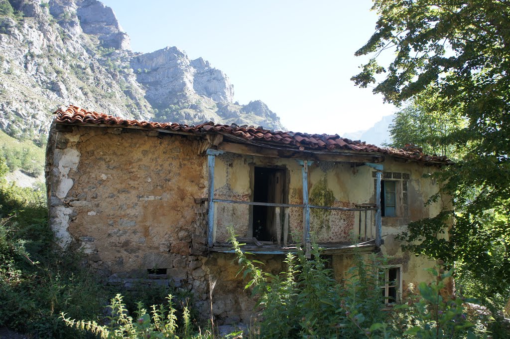 Ruinas. by La Casa del Chiflón