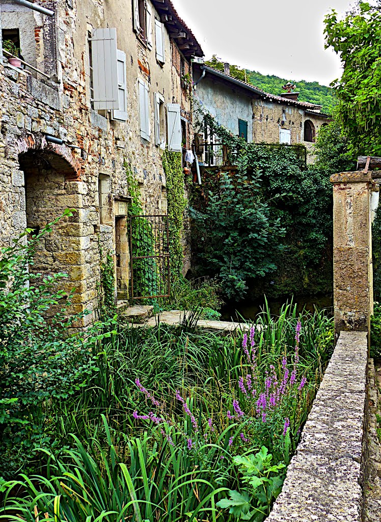 Sant-Antonin de Roèrgue -- Occitania by Franc Bardou