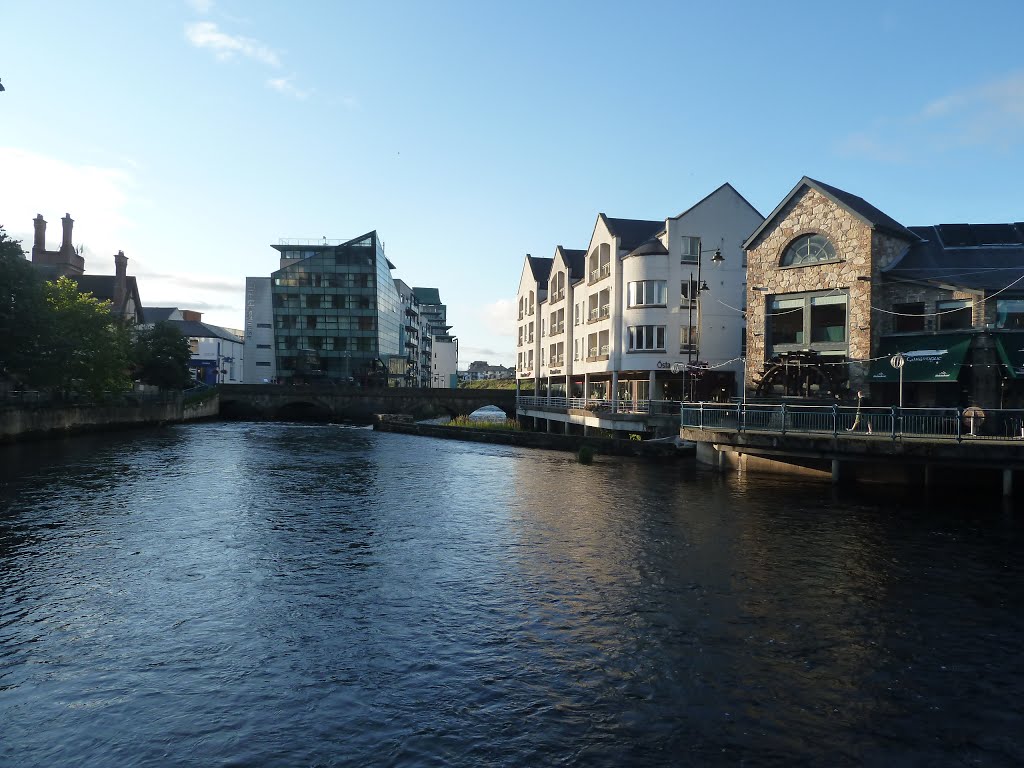 River Garavogue and GlassHouse Hotel by marco cattin