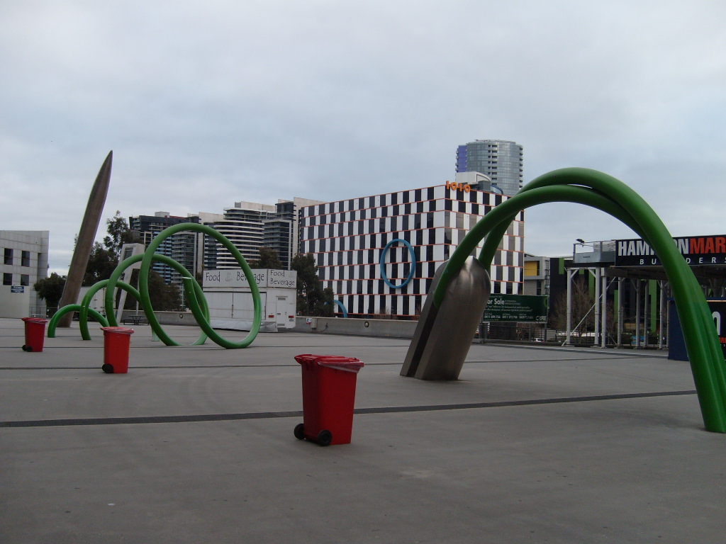 Docklands Stadium Promenade Sculpture by hebjamn