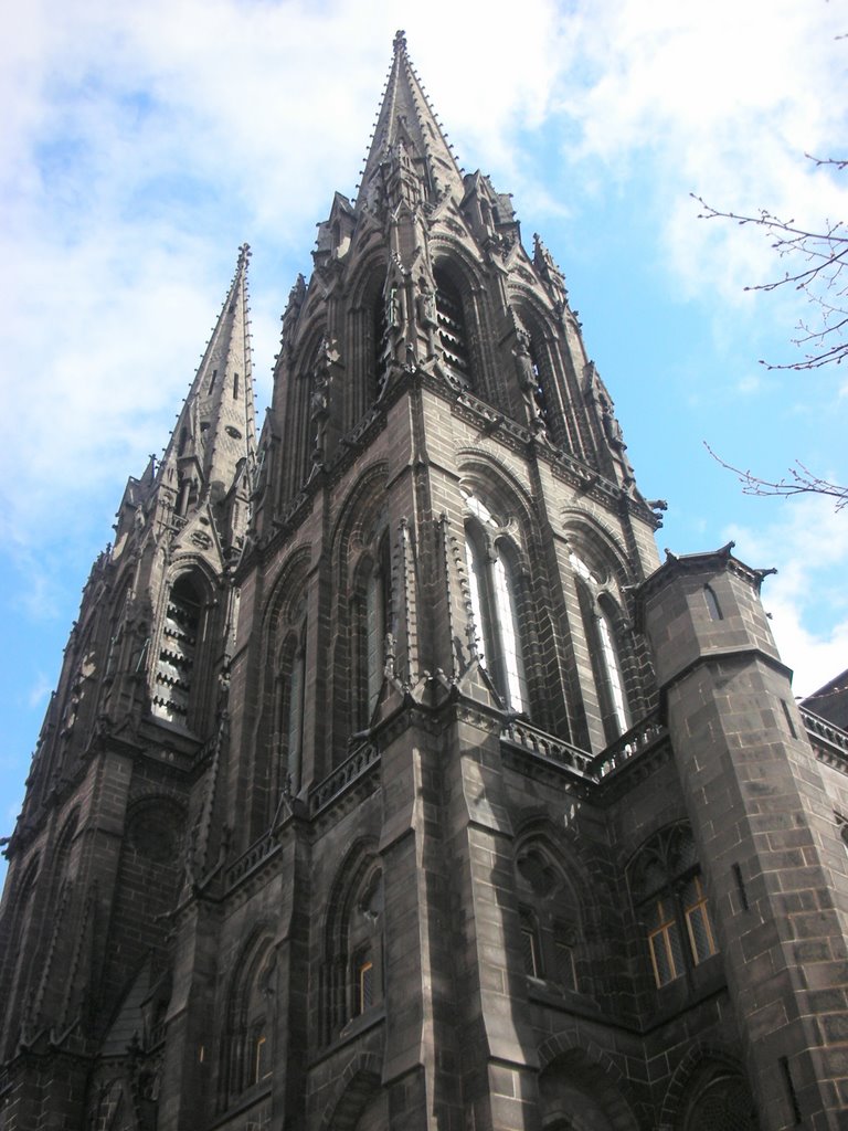 Cathédrale de Notre-Dame-de-l'Assomption. Clermont-Ferrand by Monica Barea