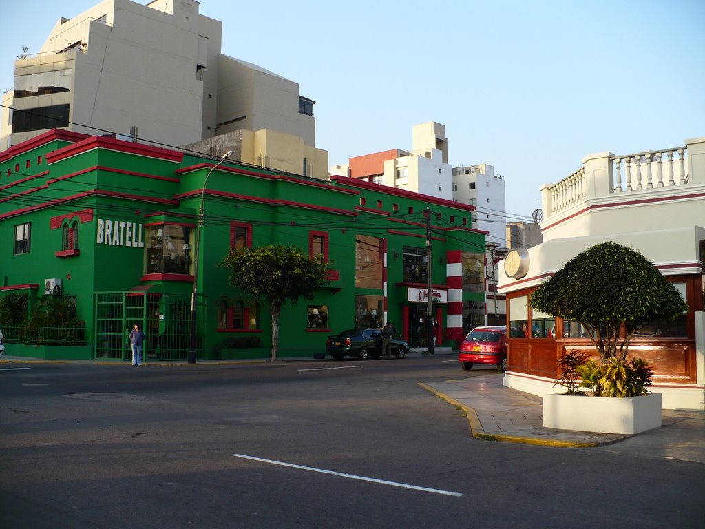 Calle Grau cruce con Gálvez by Guido Mendoza F