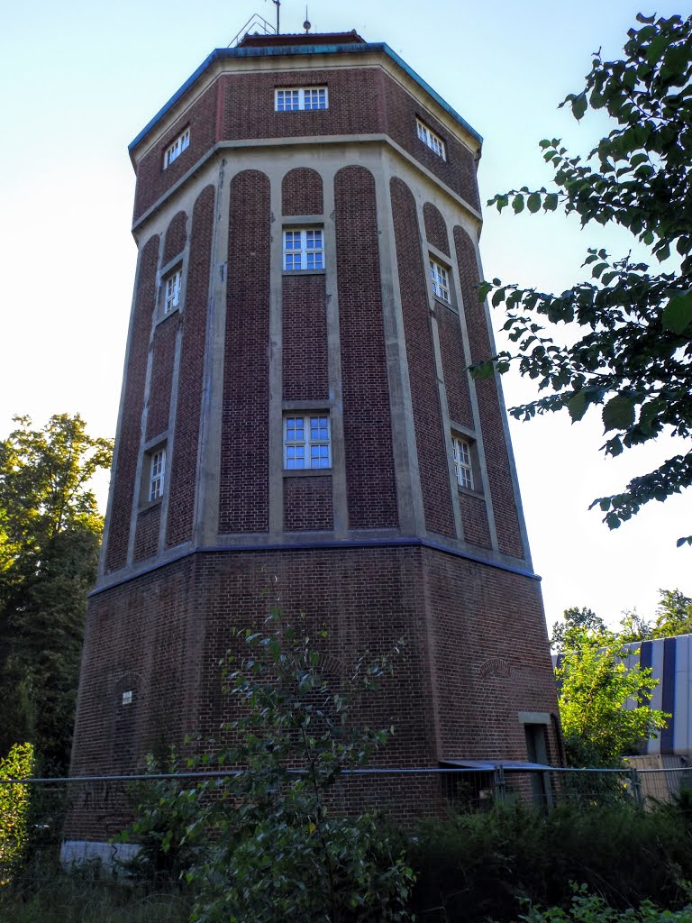 Stuttgart-Degerloch, Wasserturm by Kurdo Kolenko