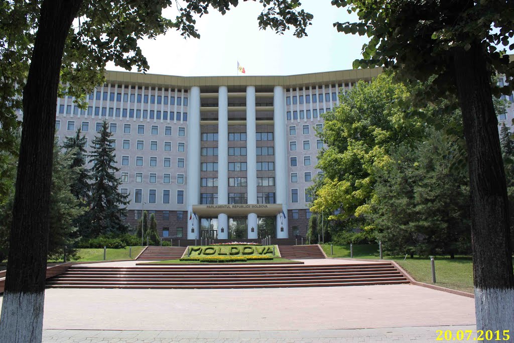 Sectorul Buiucani, Chisinau, Moldova by PiRo