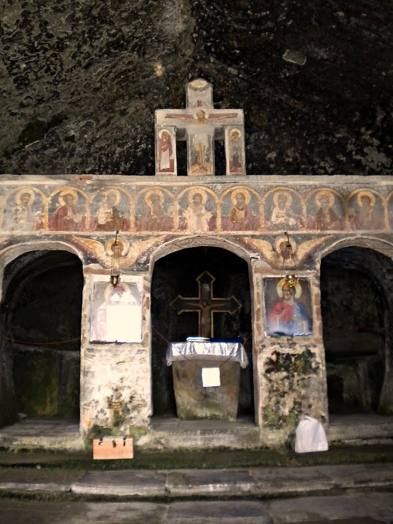 Manastirea Corbii de Piatra - Interior by Alin Sandulescu