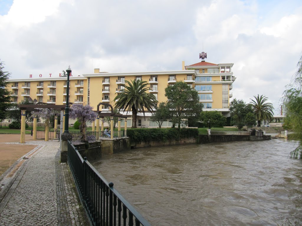 Tomar - Rio Nabão, Hotel dos Templários, 2014Abr by Luís Boléo