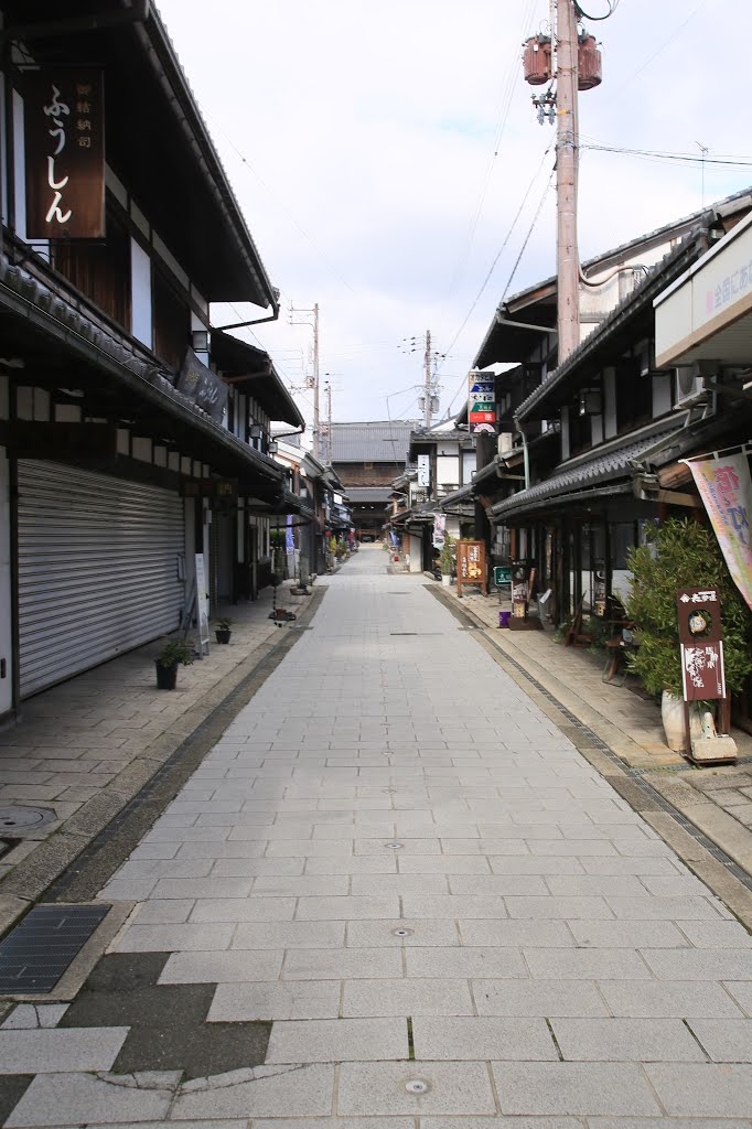 Omiyacho, Nagahama, Shiga Prefecture 526-0054, Japan by Yuichi Azuma