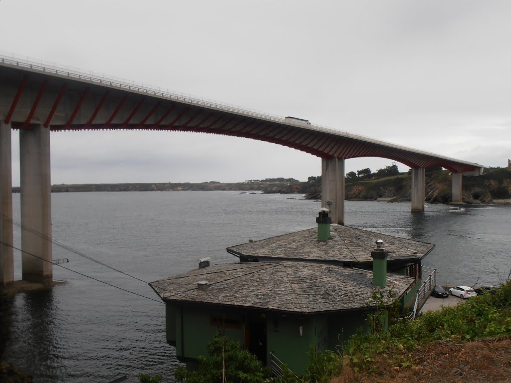 A Ponte dos Santos by Eladio Cortizo