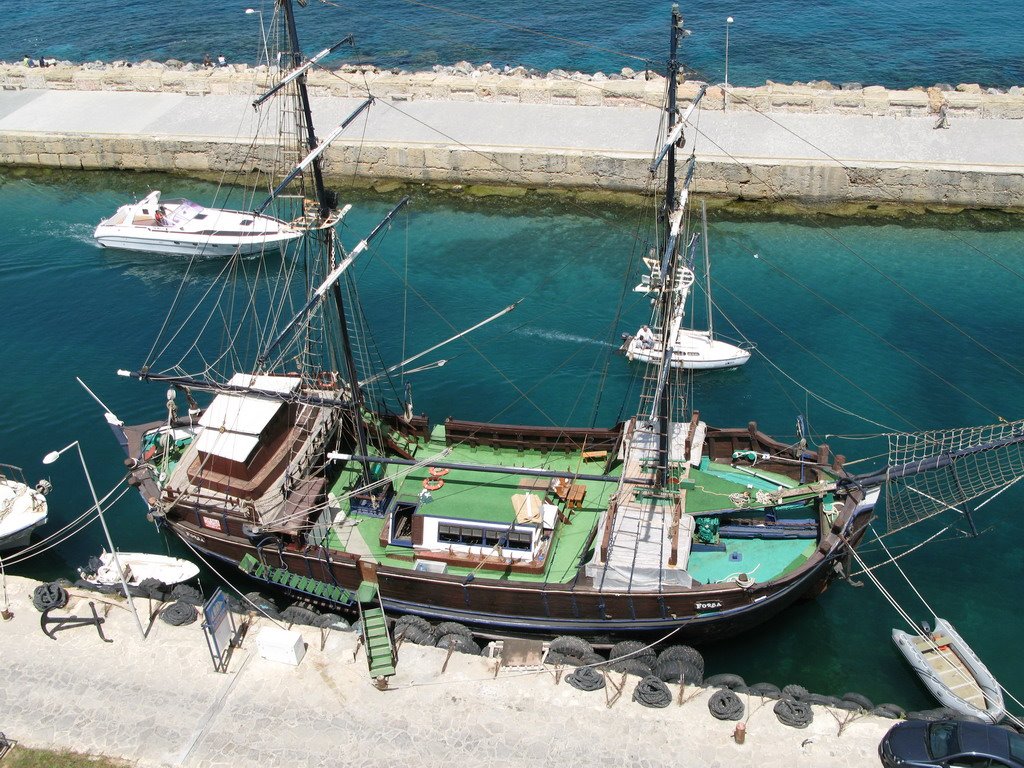 Ship in the harbour at Kyrenia harbour by wybell