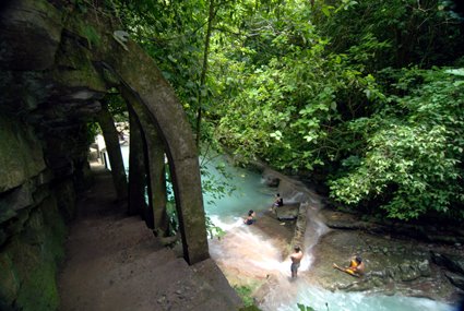 Las pozas by Ivette Victoria