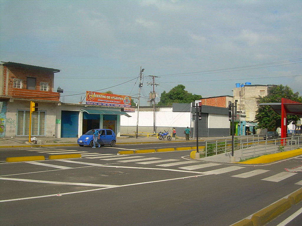 Avenida Constitución, Maracay - Edo. Aragua (Venezuela) by Edgar Alexander Tova…