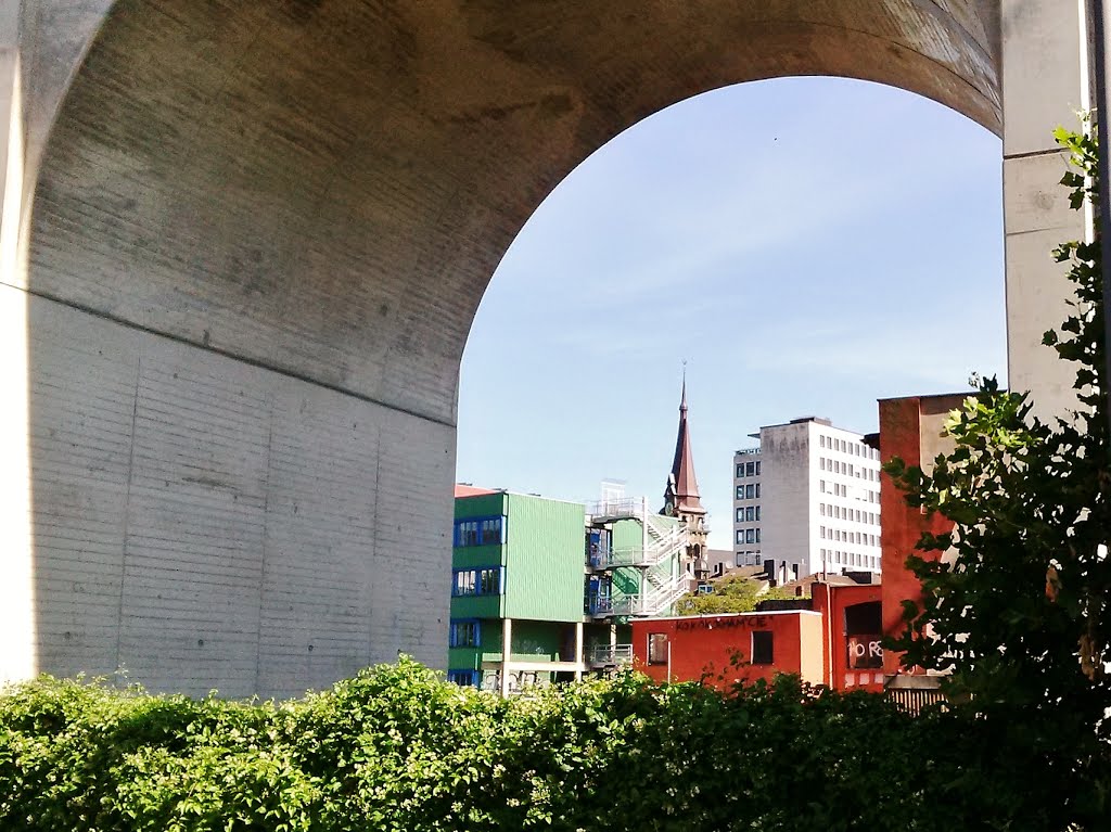 Dieser Viadukt wurde erbaut durch A. E. Pickel Ingenieur. F. Wittfeld Conducteur A. Reuss Maurermeister - begonnen im September 1838 - beendigt im September 1840. by qwesy qwesy