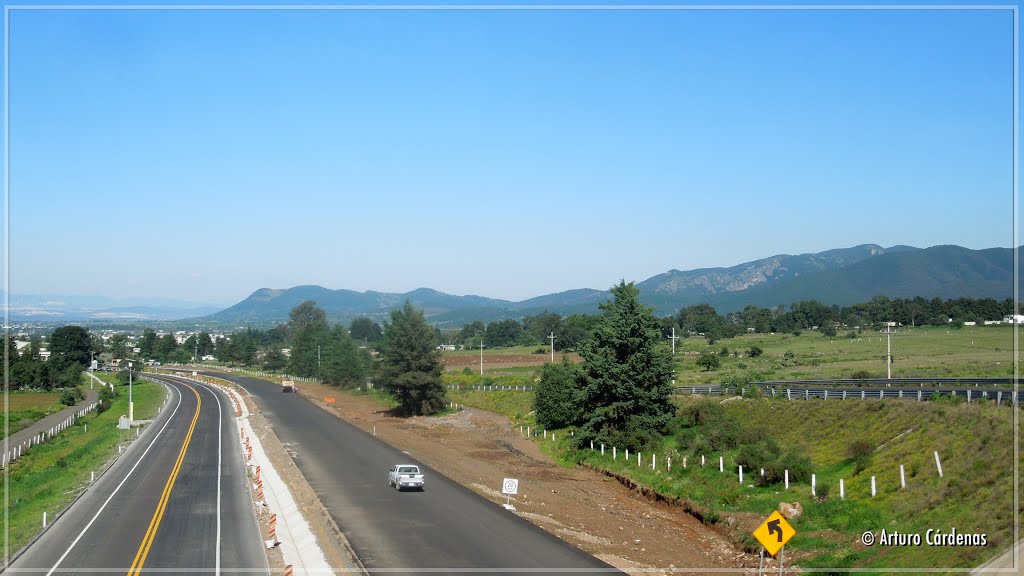 Sierra de Jilotepec by Arturo Cárdenas L.