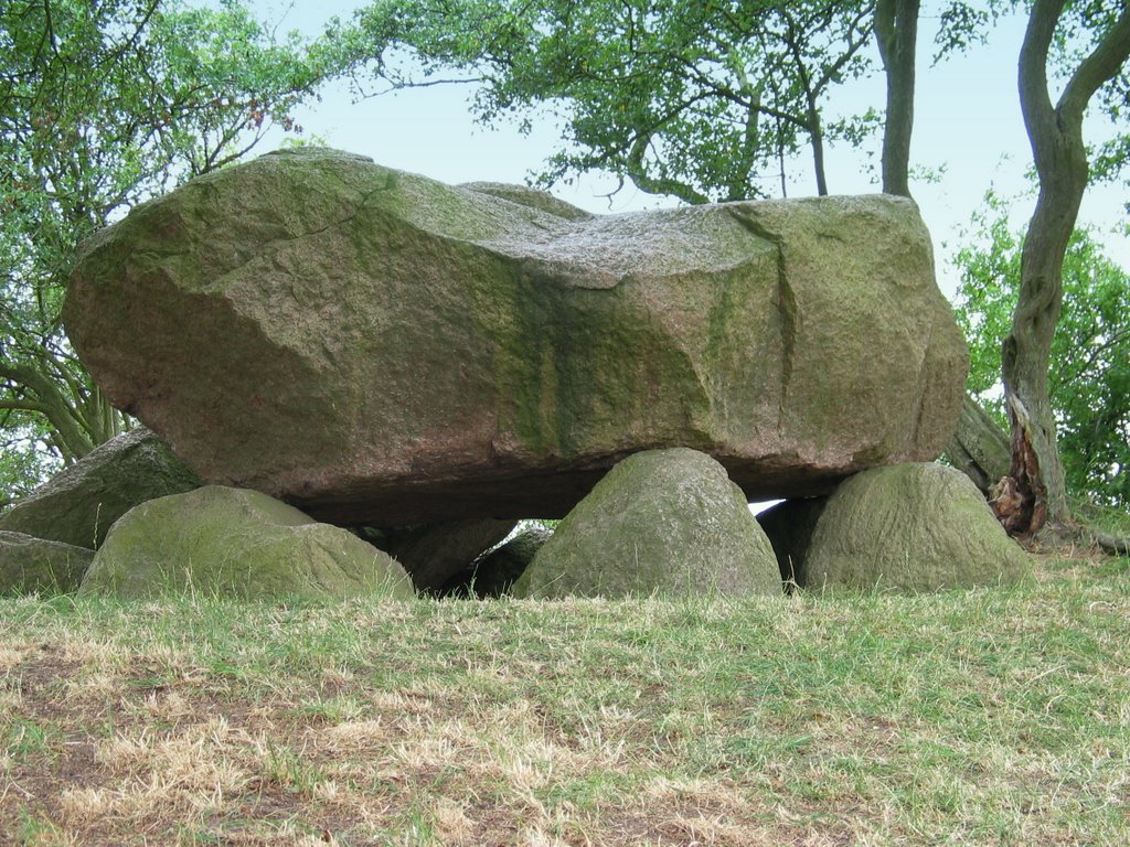 Großsteingrab bei Rerik by M.Frerking