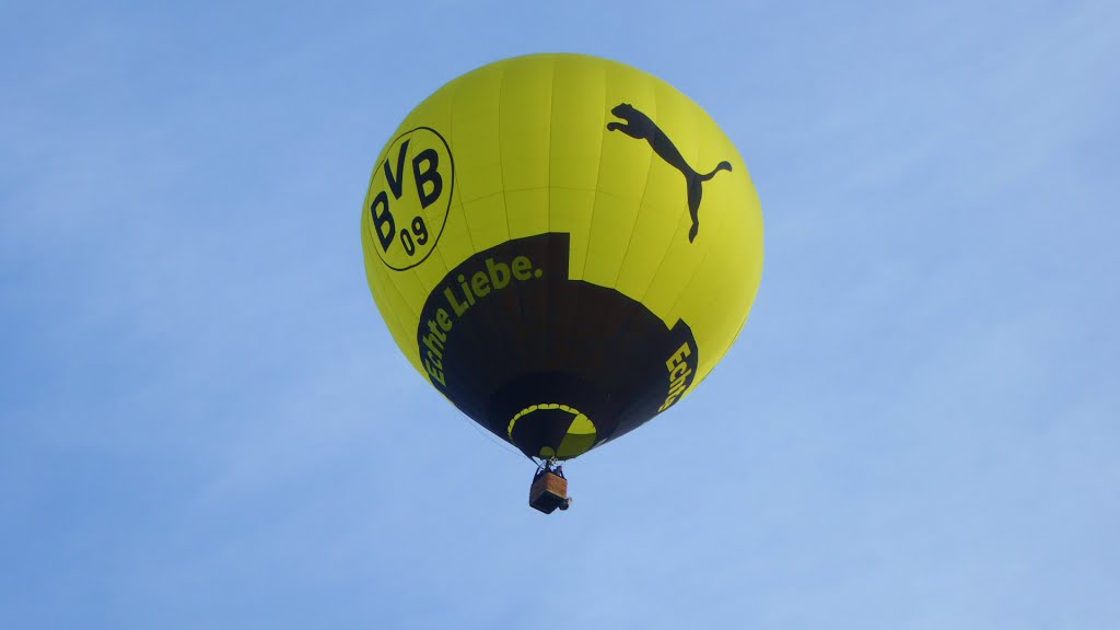 WARSTEINER BALLOON SAIL KIEL GERMANY by A. Drexler